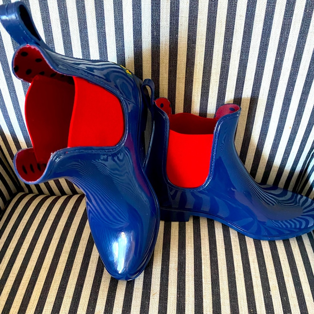Women’s rain boots